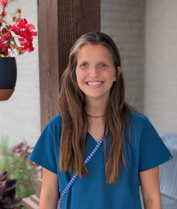 17-Sarah-Taylor,-Kennel-Assistant