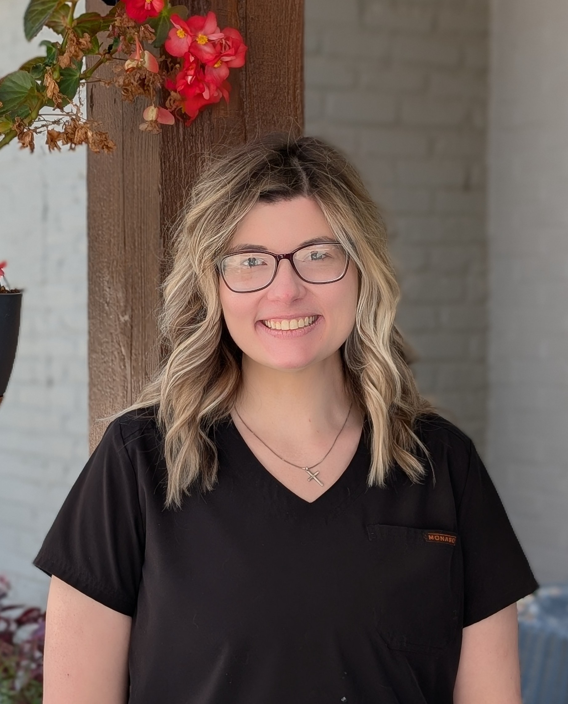 9-Sydney, Receptionist